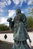 פסל של הפילוסוף הסיני, סאן-טסו, מחבר "אומנות המלחמה".