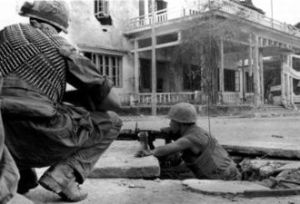 נחתים אמריקנים בקרב על הואה במלחמת וייטנאם, (צילום: ויקיפדיה).
